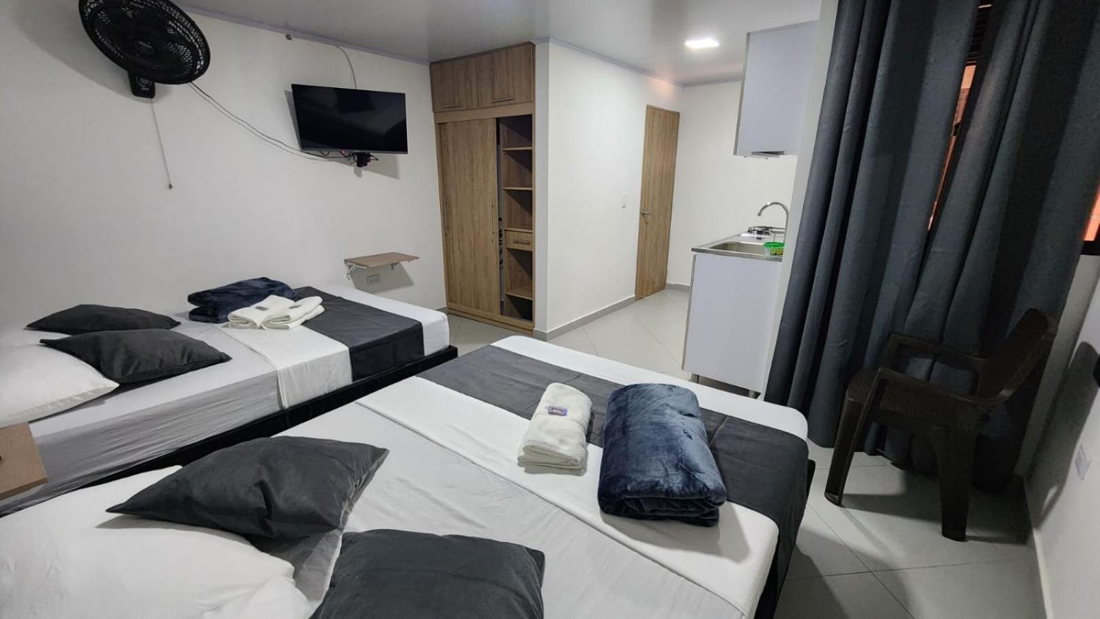 Hotel Medellin Calasanz Екстериор снимка