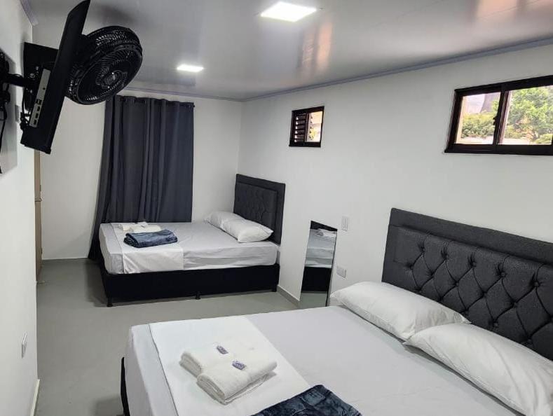 Hotel Medellin Calasanz Екстериор снимка