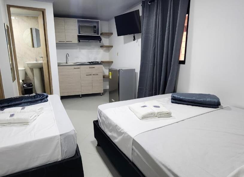 Hotel Medellin Calasanz Екстериор снимка
