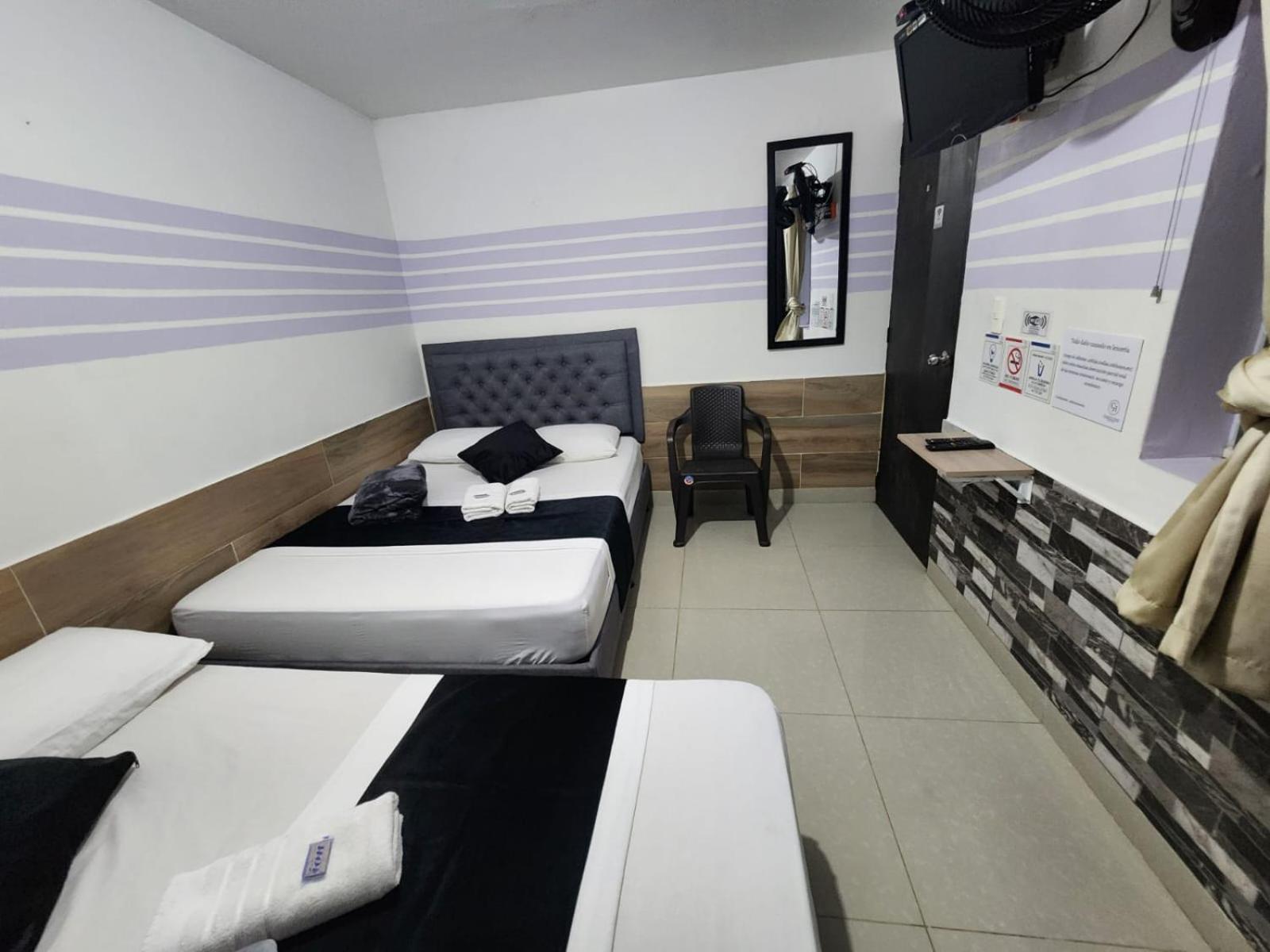 Hotel Medellin Calasanz Екстериор снимка