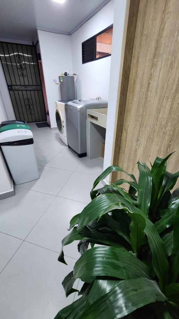 Hotel Medellin Calasanz Екстериор снимка