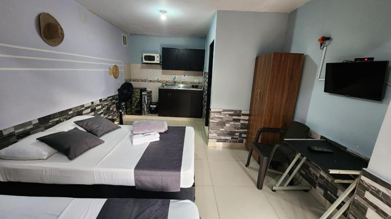 Hotel Medellin Calasanz Екстериор снимка