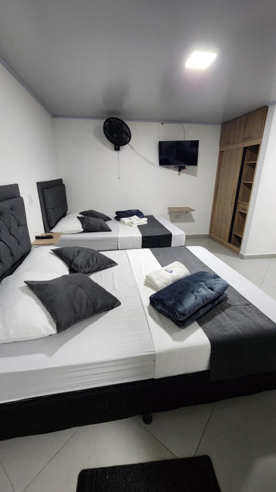 Hotel Medellin Calasanz Екстериор снимка