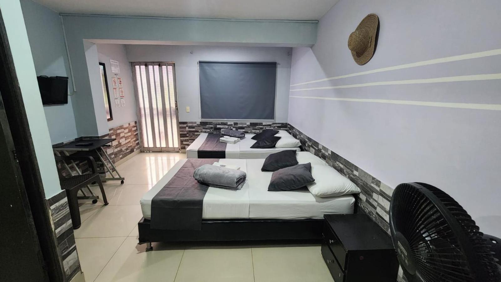 Hotel Medellin Calasanz Екстериор снимка