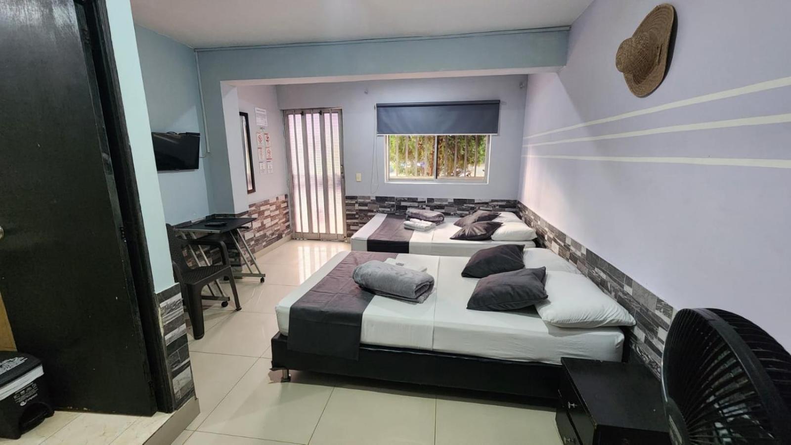 Hotel Medellin Calasanz Екстериор снимка