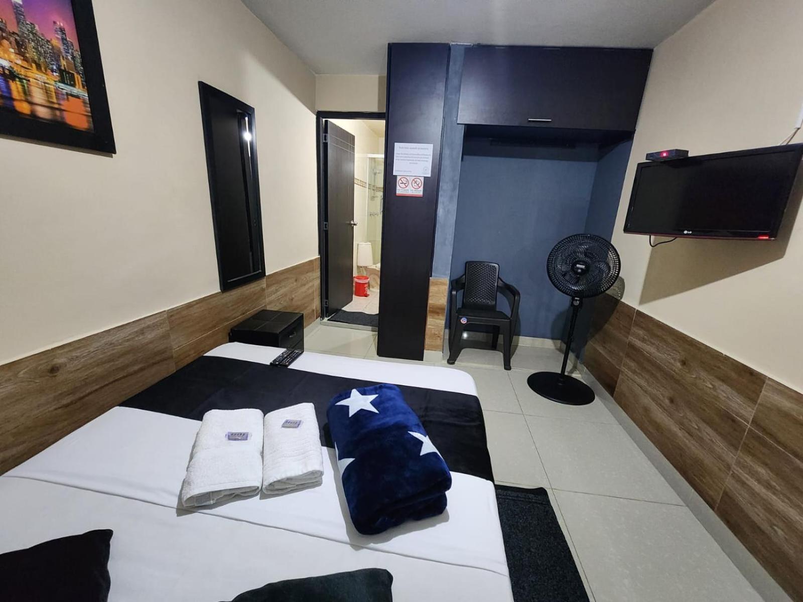 Hotel Medellin Calasanz Екстериор снимка