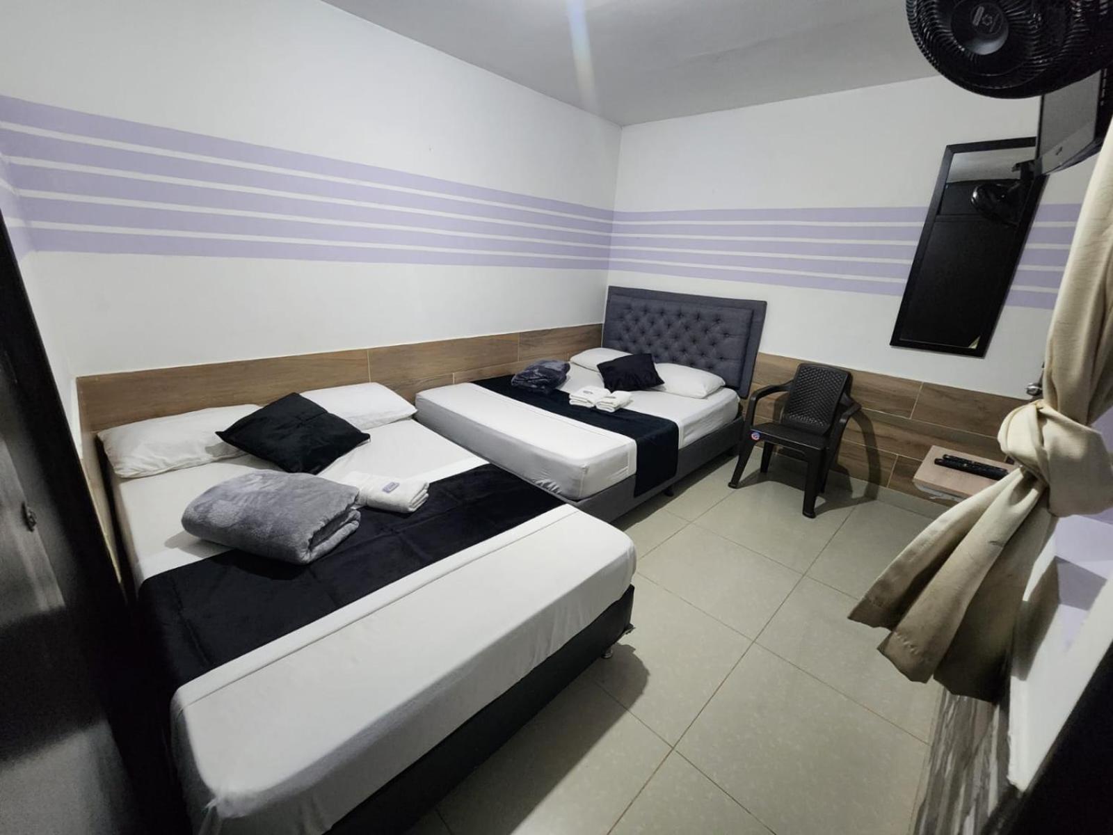 Hotel Medellin Calasanz Екстериор снимка