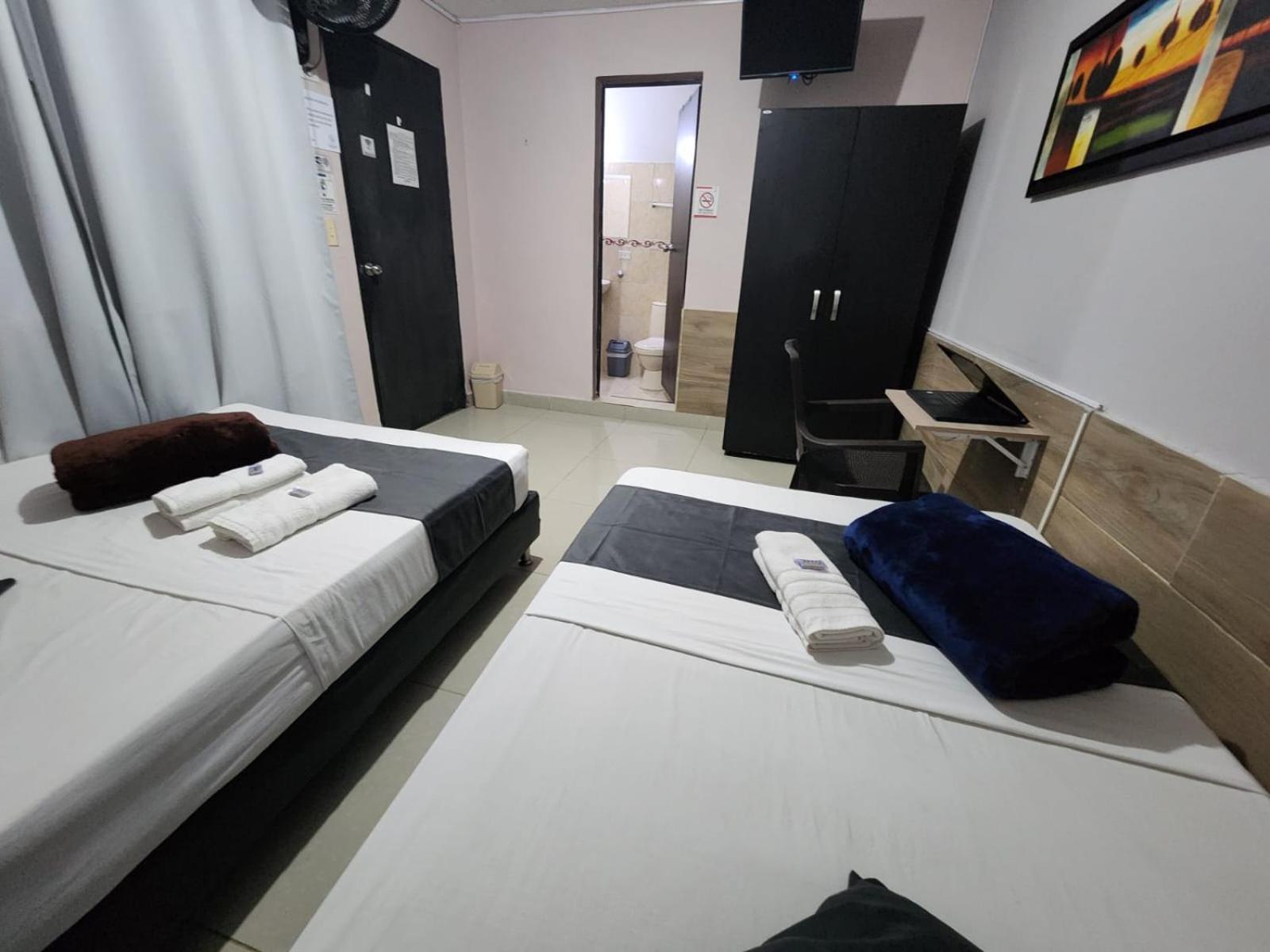 Hotel Medellin Calasanz Екстериор снимка