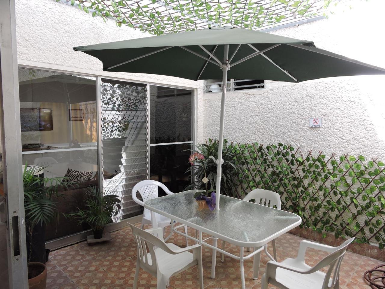 Hotel Medellin Calasanz Екстериор снимка