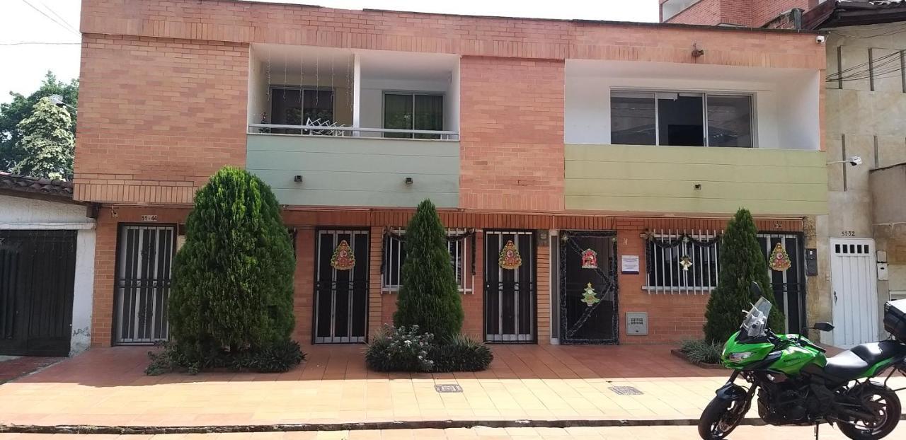 Hotel Medellin Calasanz Екстериор снимка