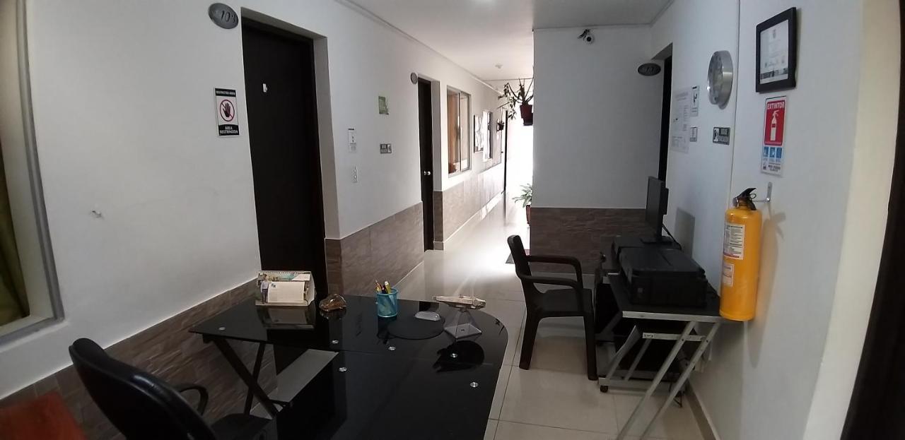 Hotel Medellin Calasanz Екстериор снимка