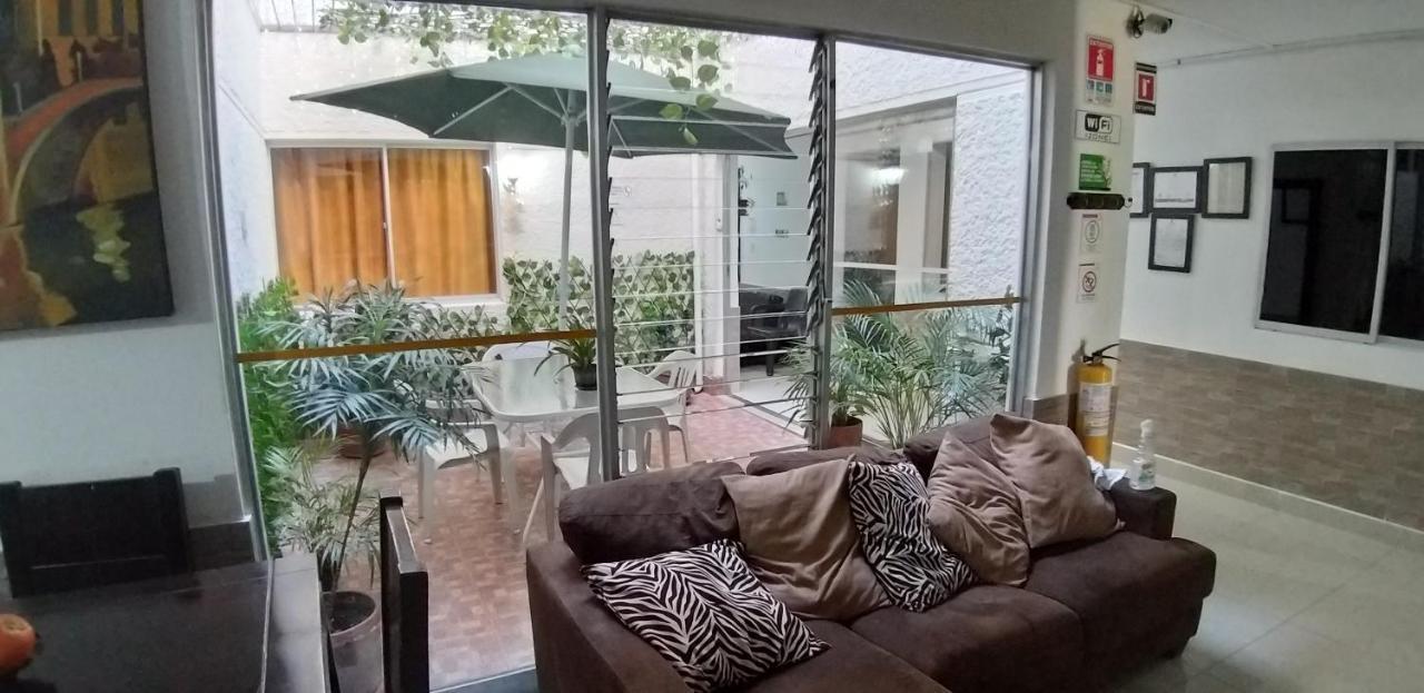 Hotel Medellin Calasanz Екстериор снимка